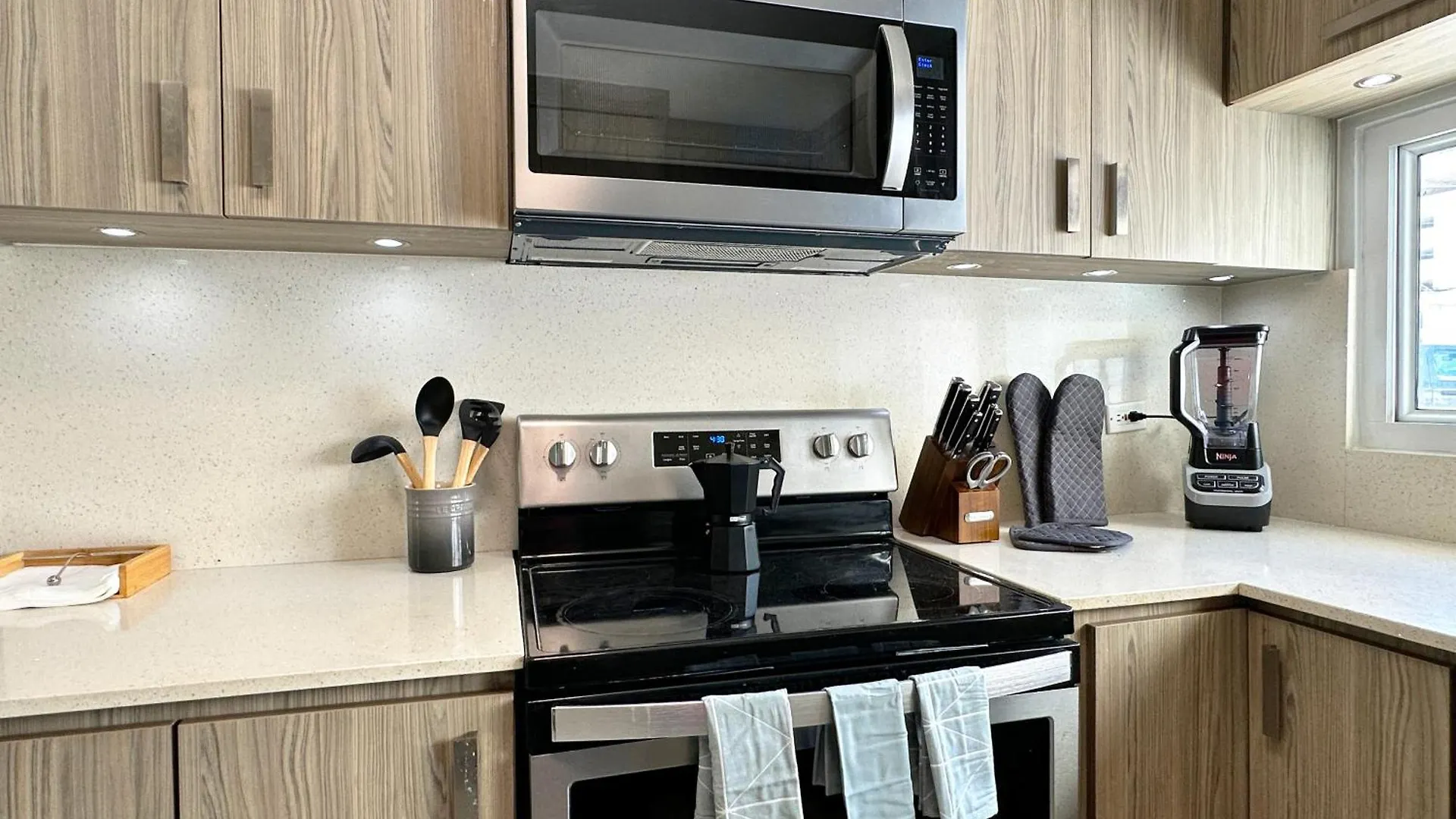 Condado Laguna Villa I 6 Bed 3 Bath Jacuzzi San Juan